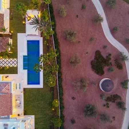 Paris 7 Bedroom In Holiday home Marbella