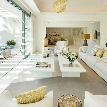 Σπίτι διακοπών Paris 7 Bedroom In Μαρμπέλλα