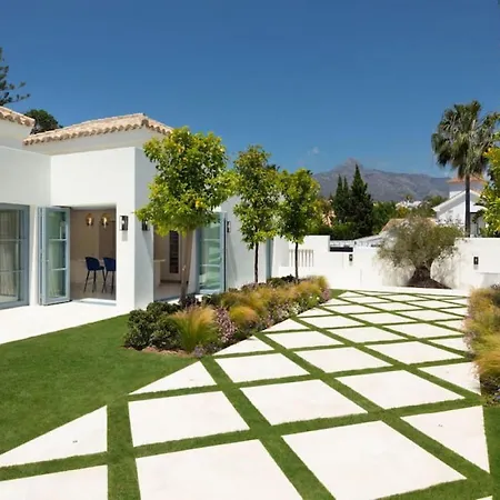 Paris 7 Bedroom In Ferienhaus Marbella