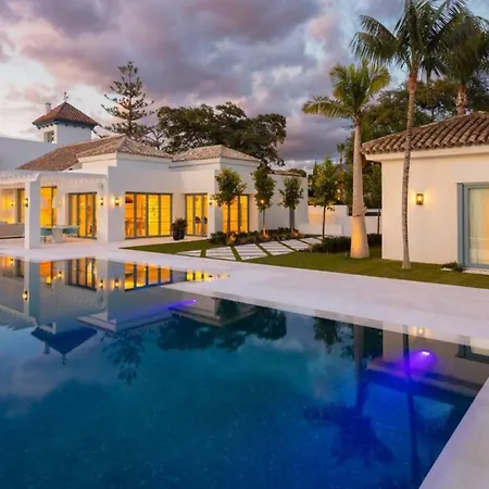 Paris 7 Bedroom In 別荘