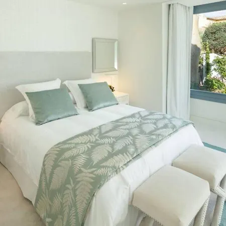 Paris 7 Bedroom In *