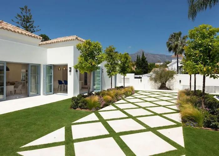 Paris 7 Bedroom In Prázdninový dům Marbella