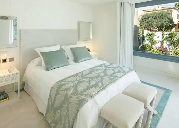 Paris 7 Bedroom In *