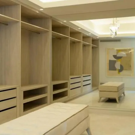 Paris 7 Bedroom In בית נופש *